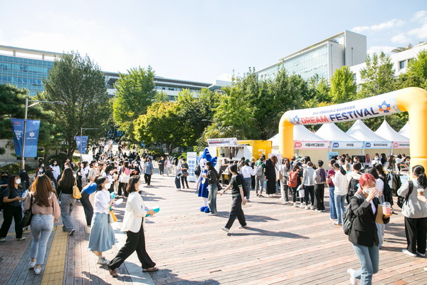 3년만에 대면행사로 열린 2022년 취업직무박람회 모습. 사진=숙명여대 제공